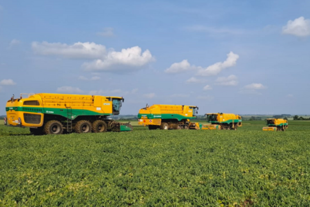 Latest model of Peas harvester 