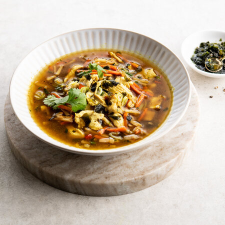 Asian chicken soup with wakame