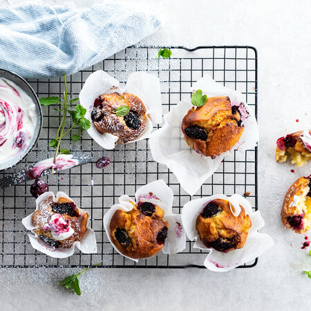 Ricotta muffins with blackberries