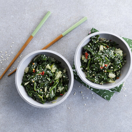 Sautéed spinach with white cabbage, chilli and soya
