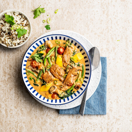 Red Curry ‘Just Like Beef’ with Mango and Peanuts